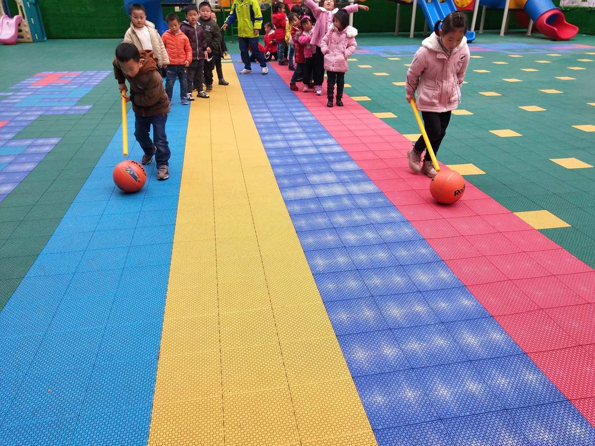 类似追钗奇缘的游戏_三赶四追打一生肖_你追我赶游戏