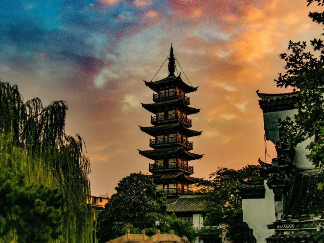 存放故宫文物的朝天宫位于上海_故宫上朝的宫殿是哪个_故宫在上海吗