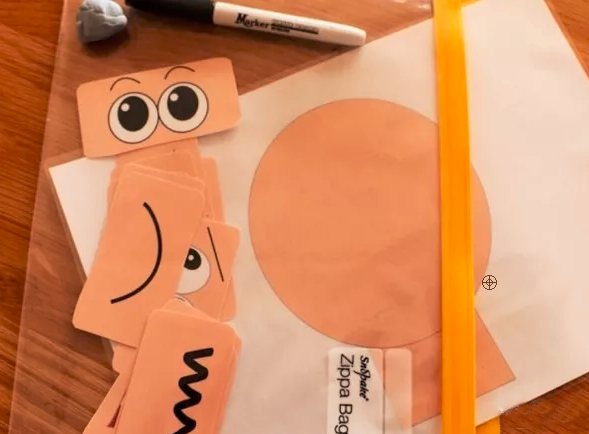 用卡纸做可以玩的游戏机_卡纸做手机模型_用卡纸做模拟游戏手机