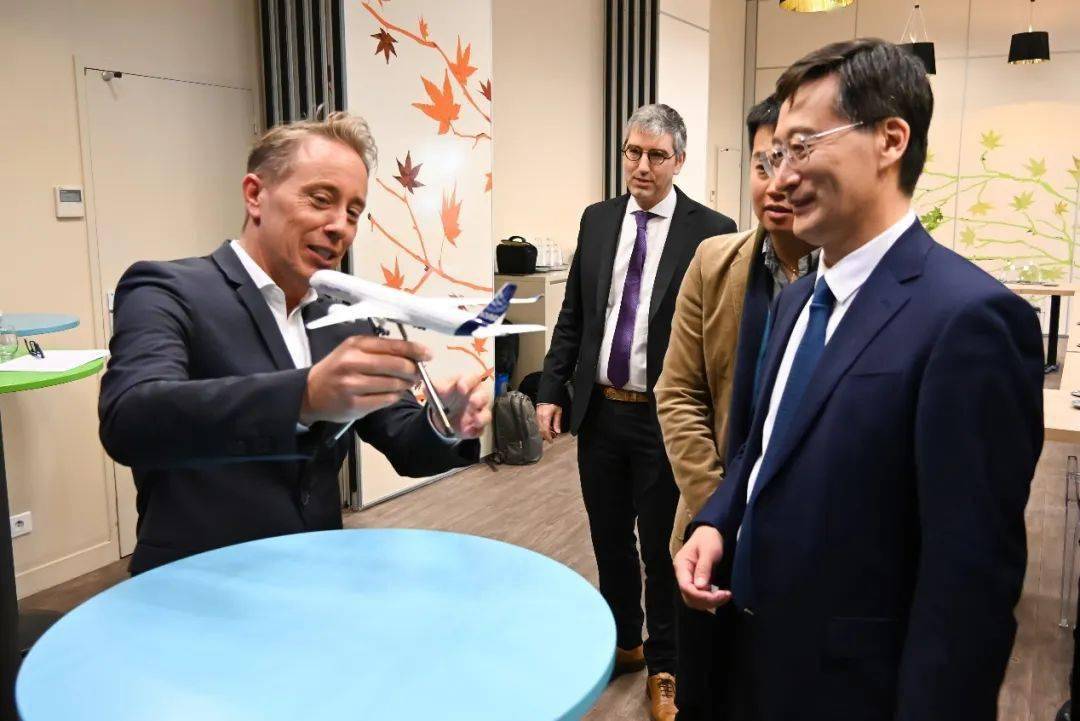 罗伊德福杰_罗伊德_罗伊德洛伊德