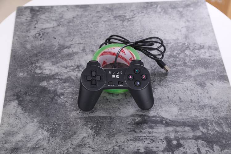 笔记本手机做游戏用小键盘吗_笔记本电脑用手机玩游戏_用笔记本怎么做小游戏手机