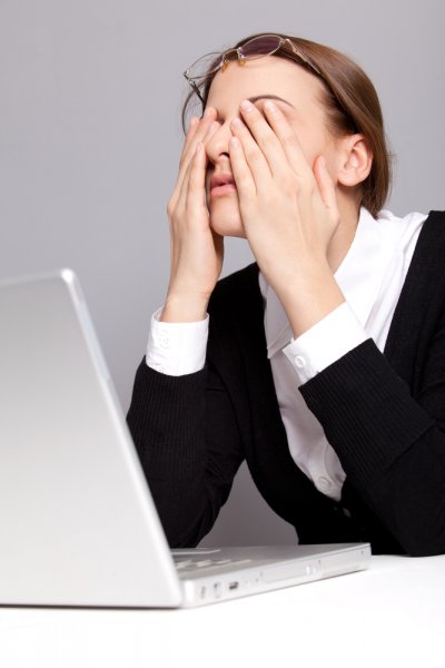 通宵打游戏头疼怎么办_用手机熬夜打游戏头疼_熬夜玩游戏头疼