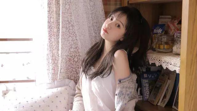人体艺术女生调戏男生的电影_调戏女生的手机游戏_调戏餐馆女仆游戏