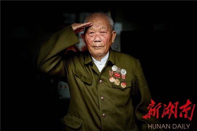 勋章荣誉战士怎么获得_荣誉勋章:战士_勋章荣誉战士有什么用