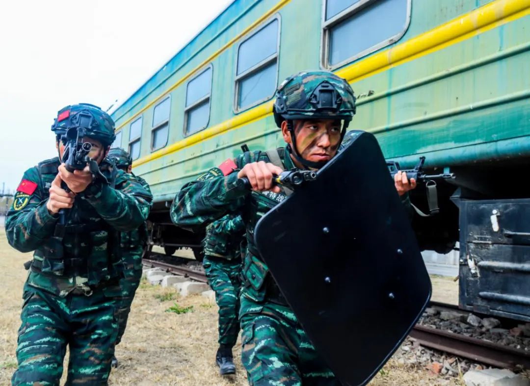 推荐游戏射击硬核手机游戏_游戏射击推荐硬核手机有哪些_游戏射击推荐硬核手机软件