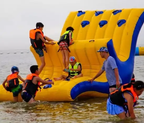 泳池游泳手机怎么办_用手机做游泳池的游戏_游泳池能玩的游戏