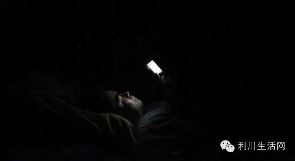 男生通宵玩游戏_适合男人半夜玩的手游_晚上带手机玩游戏好吗男生