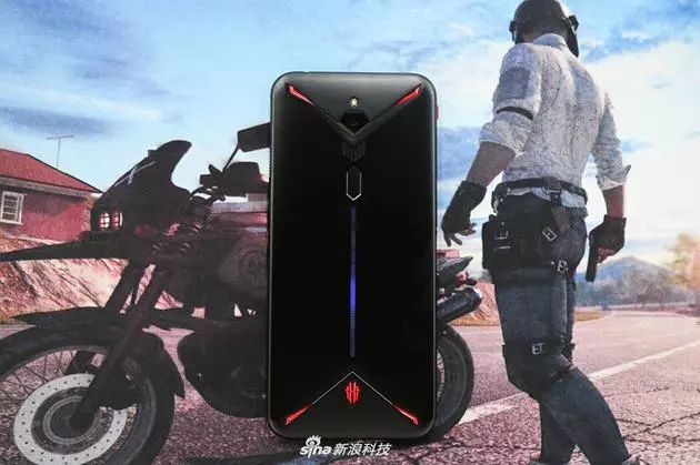 游戏吃鸡主播用的手机配置_游戏主播吃鸡用什么设备_主播吃鸡一般用什么手机