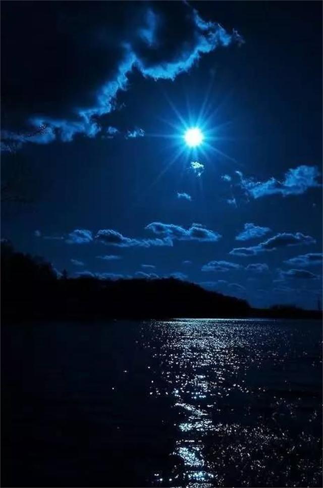 月光指引我前行_月光指引你_月光的指引