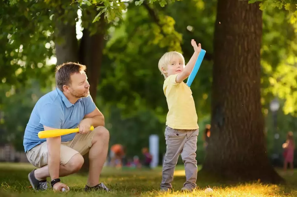 宝宝玩手机有什么危害_宝宝玩手机好游戏怎么办_四岁宝宝玩手机游戏好吗