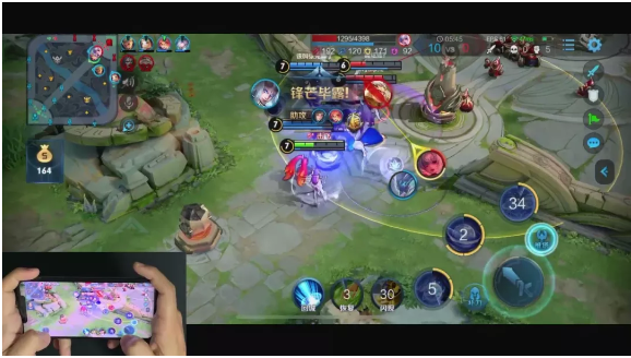 玩游戏大屏幕手机_玩游戏把手机屏放大_放大屏玩手机游戏会怎么样