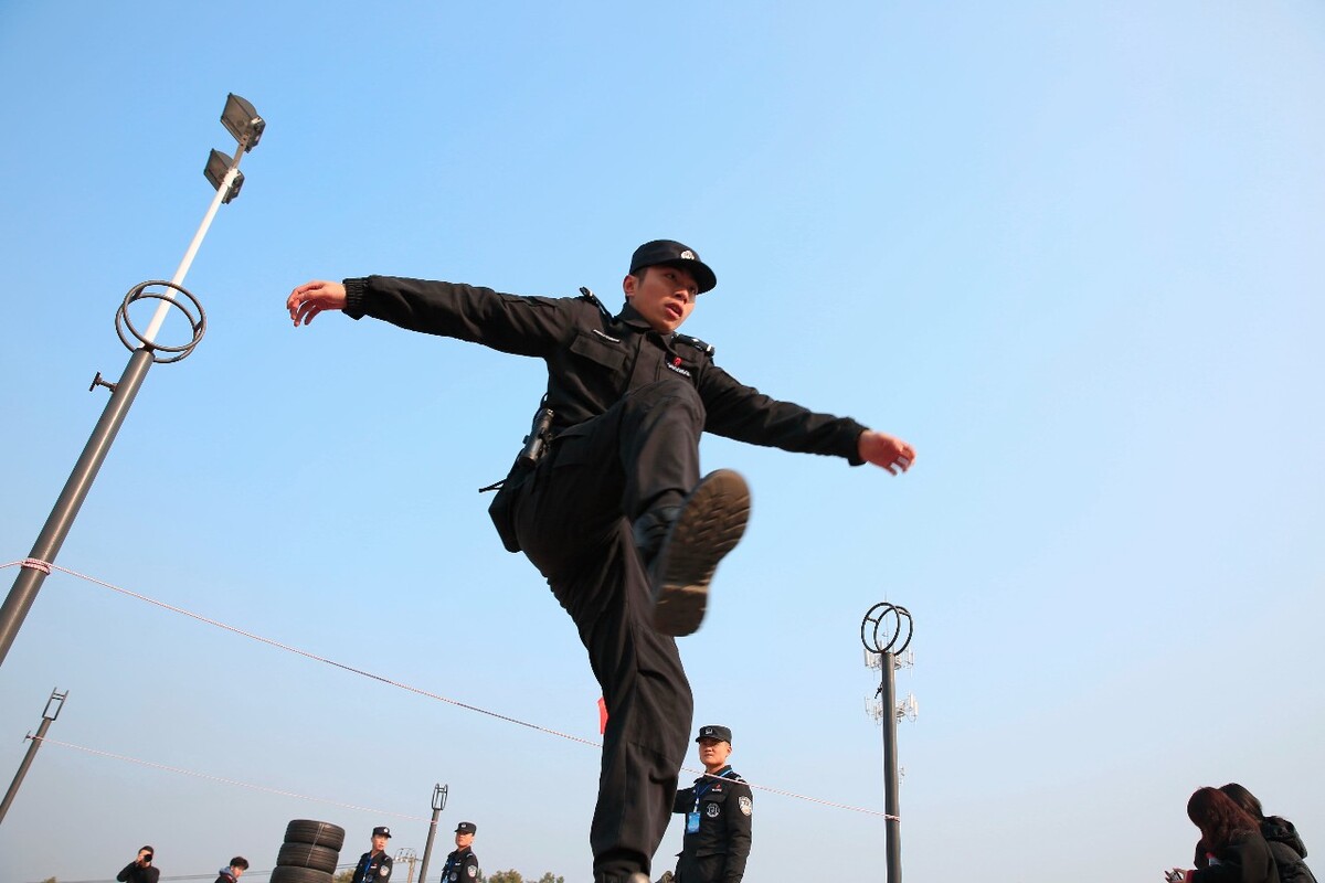 手机抓人游戏_抓手游戏是什么意思_手机抓阄小游戏