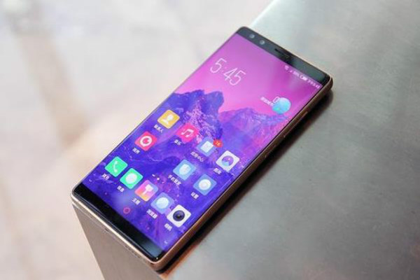 高配手机玩的游戏_高配置才能玩的手机游戏_最适合玩游戏的高配手机